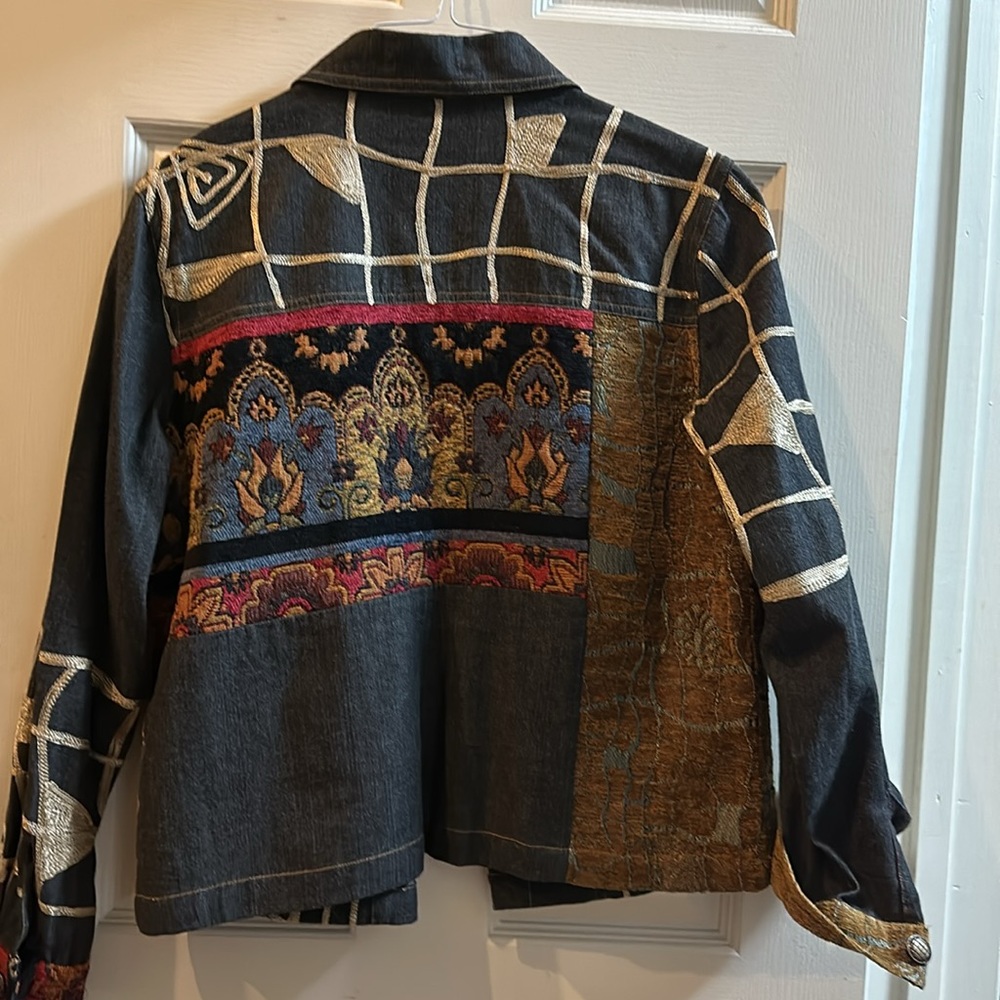 Creative and statement jacket. - Picture 6 of 8